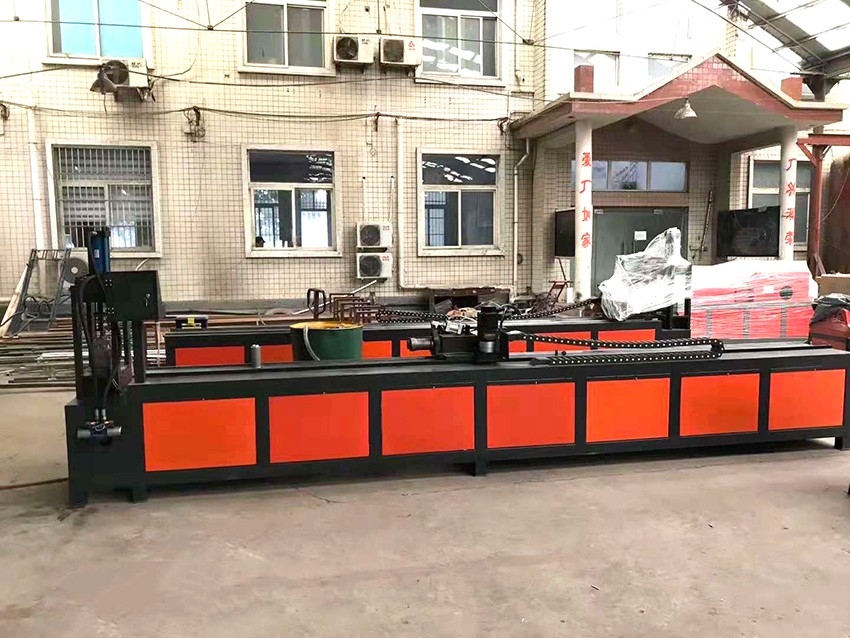 数控小导管冲孔机