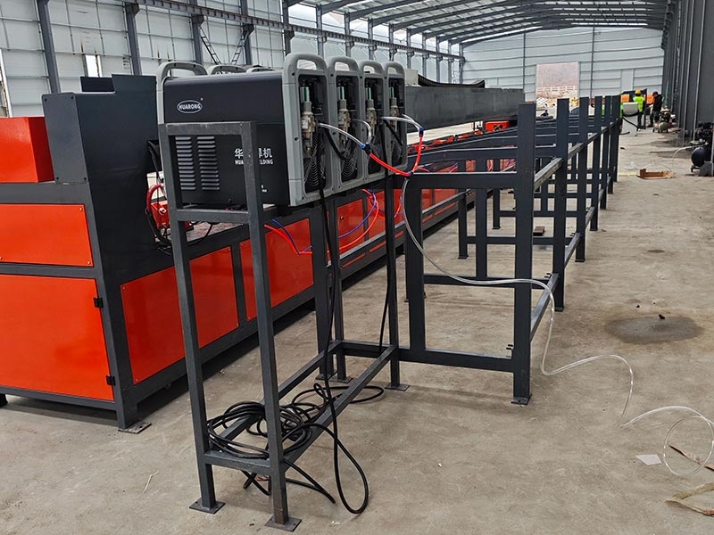 波密至然乌铁路 中铁二十局-小导管生产线