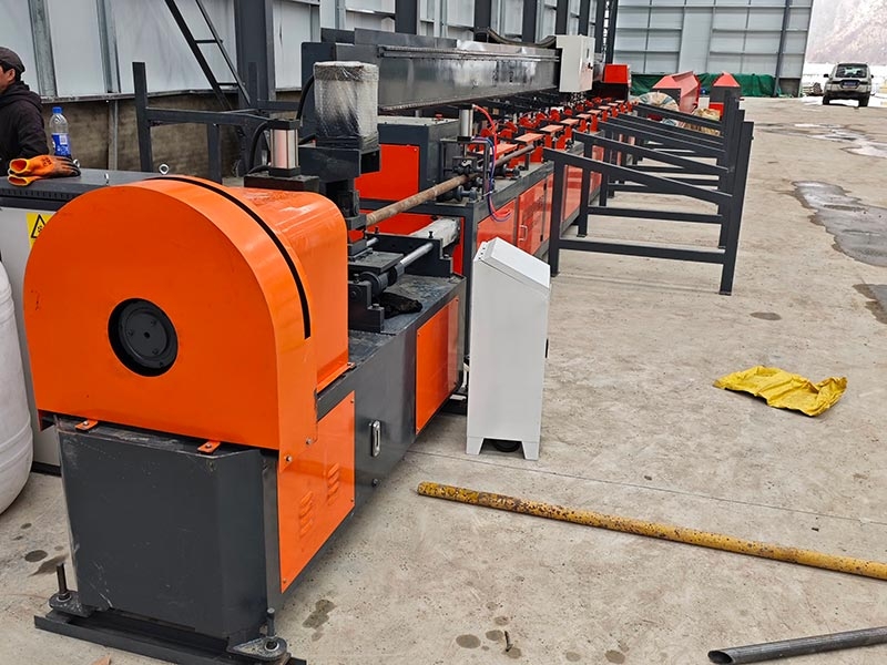 波密至然乌铁路 中铁二十局-小导管生产线